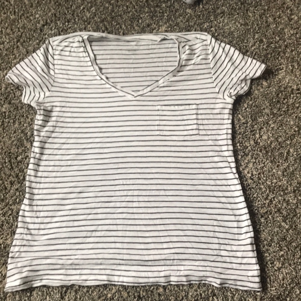Universal Thread TShirt